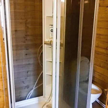 5 Person In Engavagen-by Traum